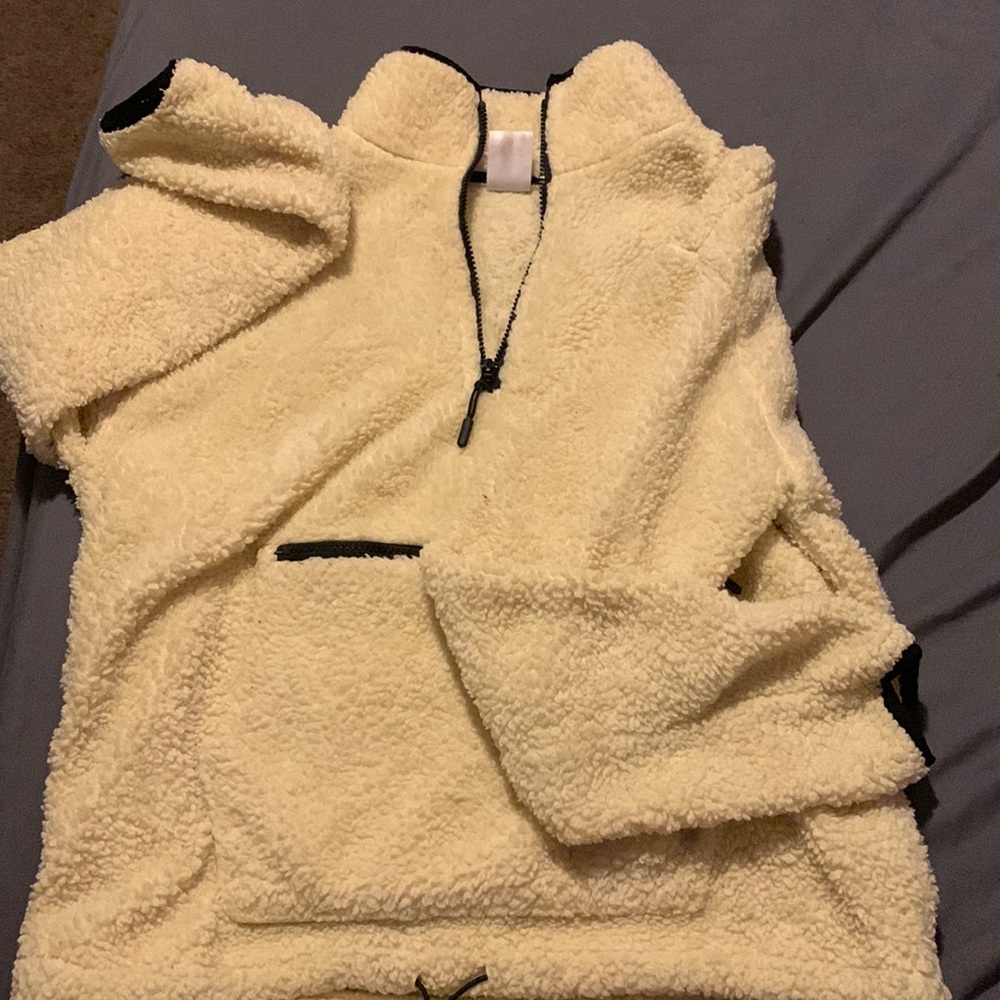 No Boundaries, size L, bright yellow half zip fuzzy pullover